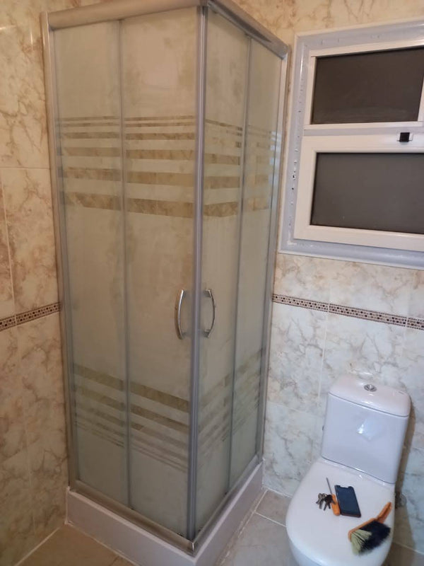 كبينة شاور زجاج سيكوريت
